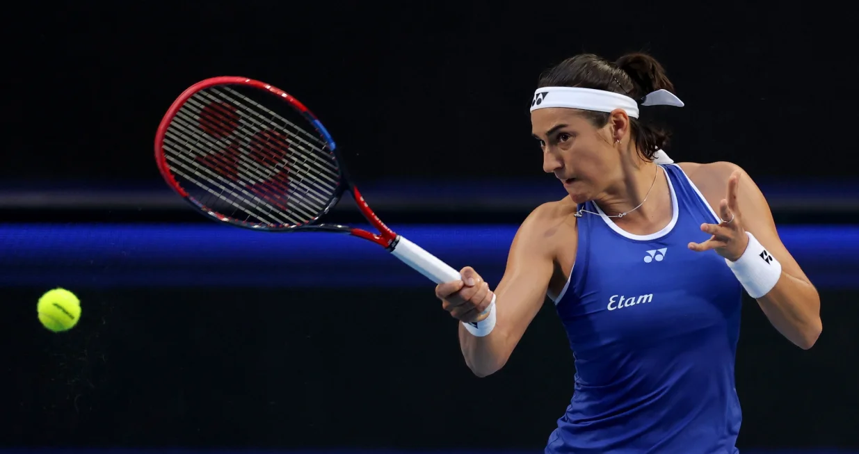 epa10382530 Caroline Garcia of France in action against Nadia Podoroska of Argentina during the 2023 United Cup tennis match between France and Argentina at RAC Arena in Perth, Australia, 30 December 2022. EPA/RICHARD WAINWRIGHT AUSTRALIA AND NEW ZEALAND OUT