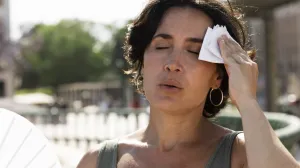 Preporučuje mlaku ili čak toplu vodu tokom tuširanja/Freepik