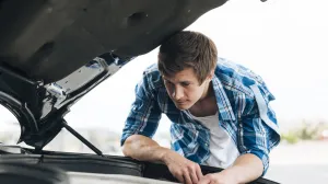 Siguran put počinje s pregledom auta/Freepik