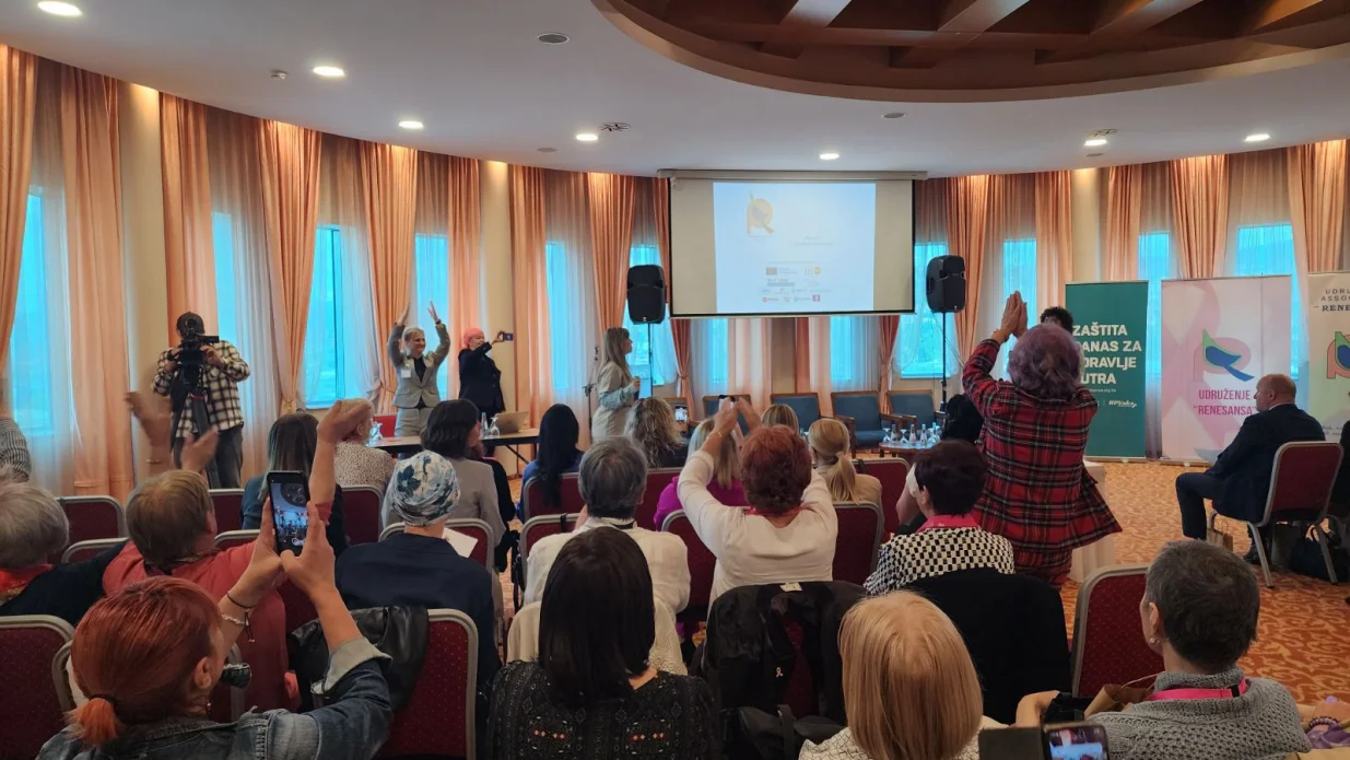 Dvodnevna regionalna konferencija "Zajedno" koju u Sarajevu organizuje Udruženje oboljelih i liječenih od karcinoma dojke i ginekoloških karcinoma "Renesansa" okupila je više od stotinu predstavnika zdravstvenih institucija, međunarodnih organizacija nevladinog i privatnog sektora, ali i onih koji svakodnevno vode borbu s dijagnozom karcinoma/