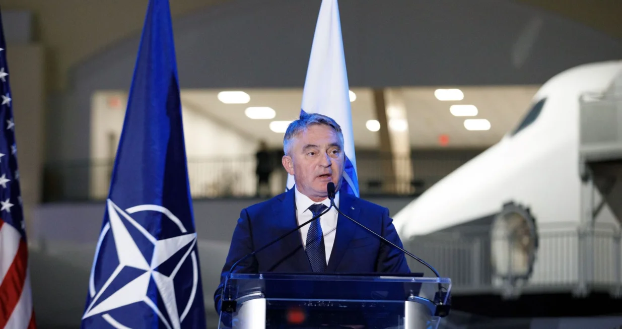 Željko Komšić; svečana večera NATO Parlamentarne skupštine povodom obilježavanja 30. godišnjice potpisivanja Dejtonskog mirovnog sporazuma u Dejtonu, u Nacionalnom muzeju Ratnog zrakoplovstva Sjedinjenih Američkih Država (SAD)//