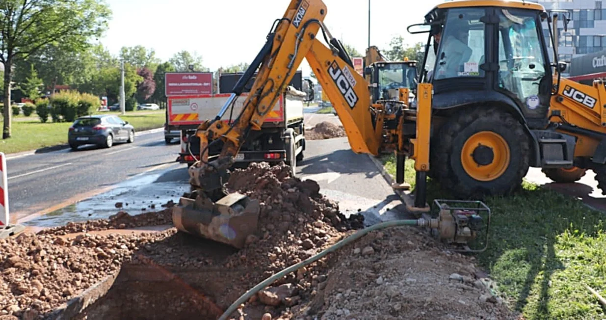 Završeni radovi na otklanjanju kvara na glavnom cjevovodu DN 300 u ulici Džemala Bijedića//