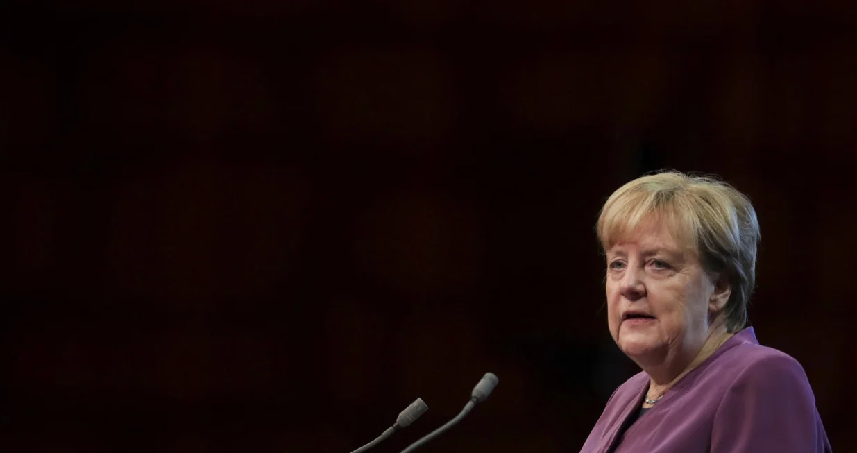 epa10241816 President of the Jury of the Gulbenkian Prize for Humanity, Angela Merkel, delivering her speech at the cerimony of the atribution of the prize at Calouste Gulbenkian Foundation, Lisbon, Portugal, 13 October 2022. EPA/TIAGO PETINGA/Tiago Petinga