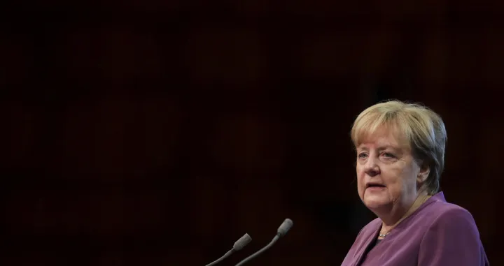 epa10241816 President of the Jury of the Gulbenkian Prize for Humanity, Angela Merkel, delivering her speech at the cerimony of the atribution of the prize at Calouste Gulbenkian Foundation, Lisbon, Portugal, 13 October 2022. EPA/TIAGO PETINGA/Tiago Petinga