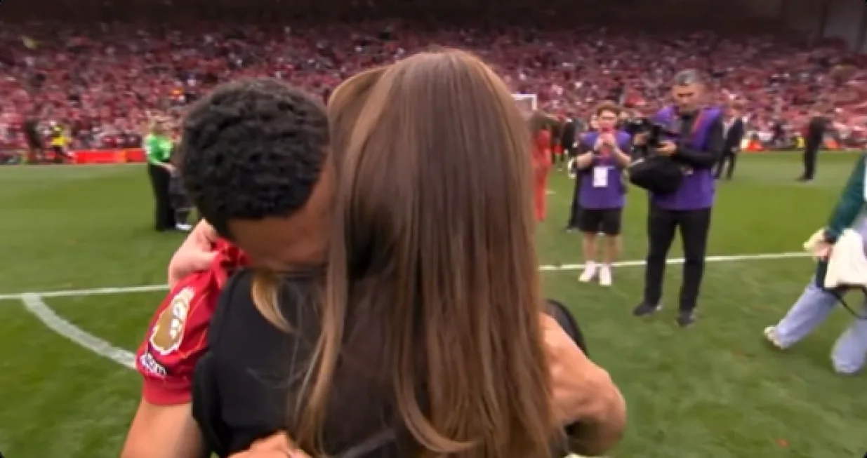 Trent Alexander-Arnold zaplakao na oproštaju (FOTO: Screenshot)