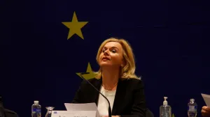 epa09612969 The head of the Electoral Observation Mission of the European Union (EOM-EU), Zeljana Zovko (C), takes part in a press conference in Tegucigalpa, Honduras, 30 November 2021. The EU Electoral Observation Mission in Honduras presented its report on the development of the presidential elections in that country, a vote that its boss, the Croatian MEP Zeljiana Zovko, described in previous days as 'calm and with high participation'. EPA/Gustavo Amador/Gustavo Amador