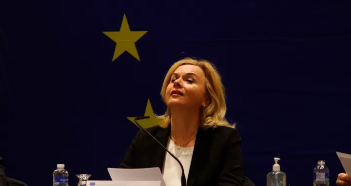 epa09612969 The head of the Electoral Observation Mission of the European Union (EOM-EU), Zeljana Zovko (C), takes part in a press conference in Tegucigalpa, Honduras, 30 November 2021. The EU Electoral Observation Mission in Honduras presented its report on the development of the presidential elections in that country, a vote that its boss, the Croatian MEP Zeljiana Zovko, described in previous days as 'calm and with high participation'. EPA/Gustavo Amador/Gustavo Amador