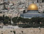 JERUSALEM - 26. MAJ: Više od 900 izraelskih doseljenika, uključujući članove Knesseta, upalo je u kompleks džamije Al-Aksa u okupiranom Istočnom Jerusalemu u ponedjeljak, obilježavajući godišnjicu izraelske okupacije grada (Gazi Samad - Anadolu Agency)/