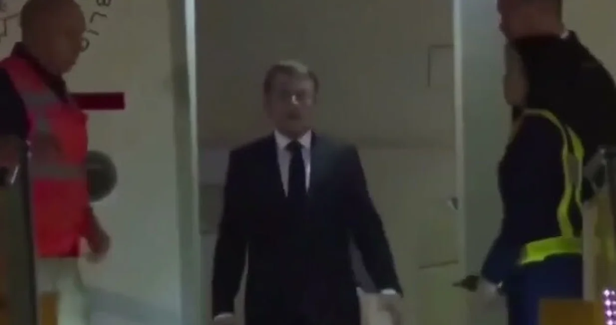 Macron nakon "spornog trenutka"/Youtube