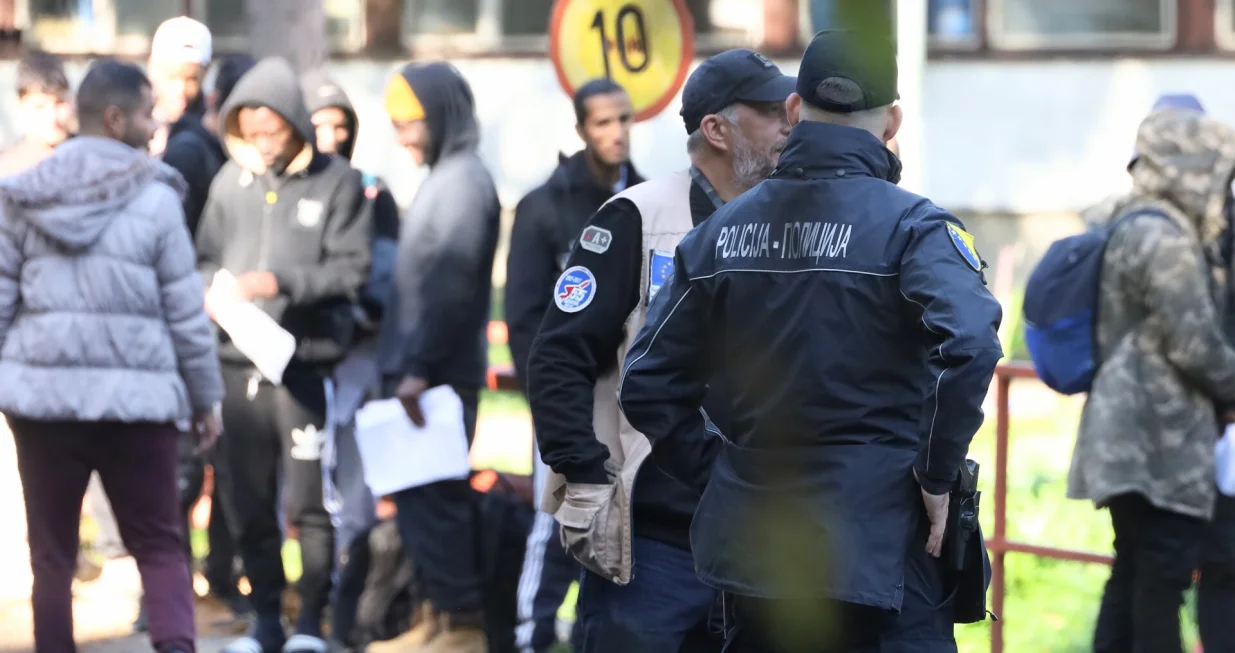 Migratski centar u Blažuju nakon racije sipe/Senad Gubelić