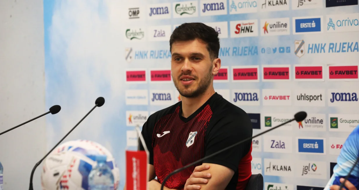 23.05.2025., Rijeka - Konferencija za medije trenera HNK Rijeke radomira Djalovica i kapetana Martina Zlomislica uoci zadnjeg kola i utakmice Rijeka - Slaven Belupo. Photo: Goran Kovacic/PIXSELL