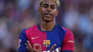 Lamine Yamal (FOTO: REUTERS/Albert Gea)