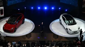 Teslini automobile improvizirane robotaksije/