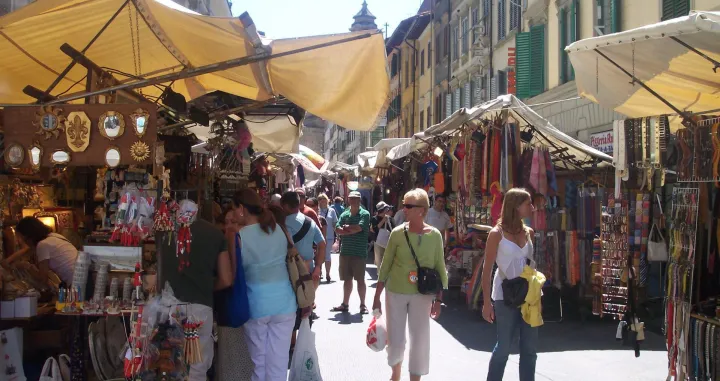 Italija, firenca, ulični market/Https://www.walkabouttours.com