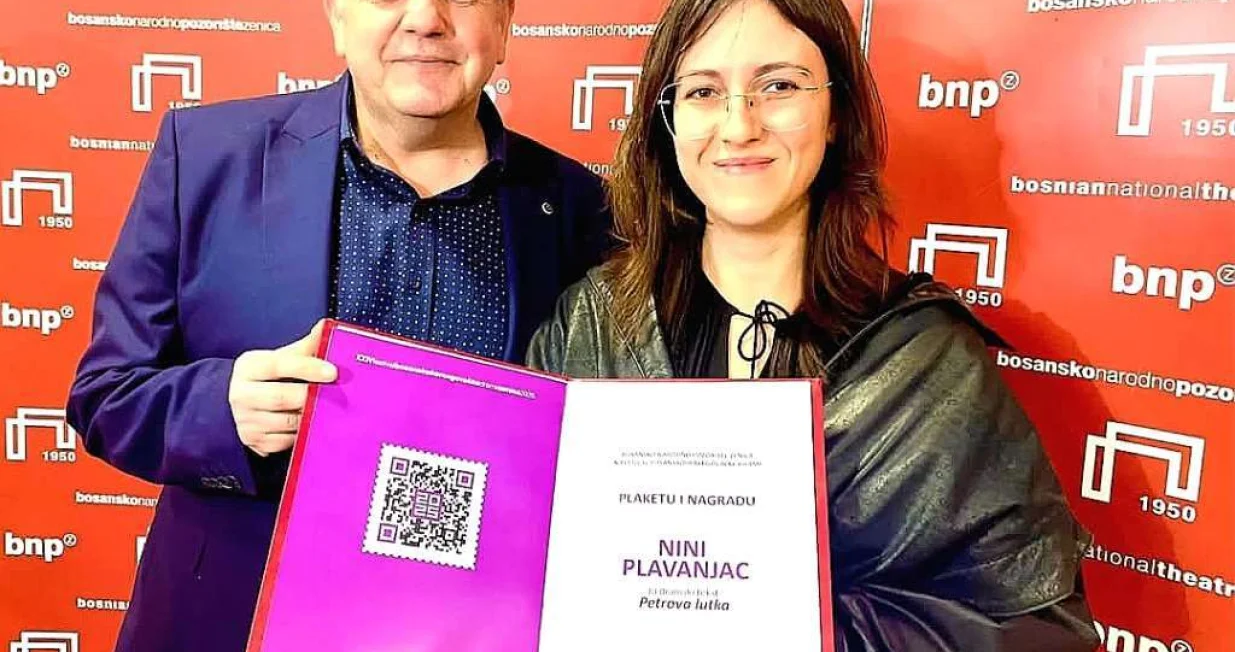 Direktor BNP Zenica Miroljub Mijatović i laureatkinja/