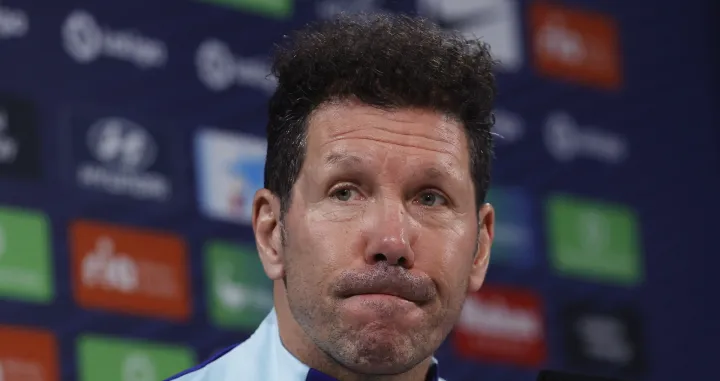 epa10380098 Atletico Madrid's head coach Diego Simeone addresses a press conference following the team's training session in Majadahonda, Madrid, Spain, 28 December 2022. Atletico Madrid will be facing Elche in a Spanish LaLiga soccer match on 29 December 2022. EPA/Juan Carlos Hidalgo
