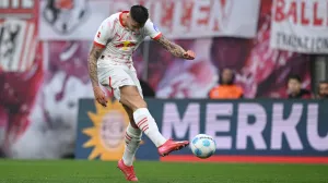 Soccer Football - Bundesliga - RB Leipzig v Bayern Munich - Red Bull Arena, Leipzig, Germany - May 3, 2025 RB Leipzig's Benjamin Sesko scores their first goal REUTERS/Annegret Hilse DFL REGULATIONS PROHIBIT ANY USE OF PHOTOGRAPHS AS IMAGE SEQUENCES AND/OR QUASI-VIDEO.