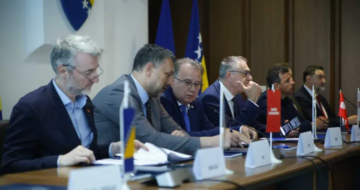 Sporazum stranaka na nivou države BiH o uspostavi nove koalicije, dvije trojke iz RS i FBiH - SDS, PDP, SDP, NiP, NS, ZPR, te NES, Naprijed, ZNG, zgrada Parlamenta BiH/Damir Deljo/