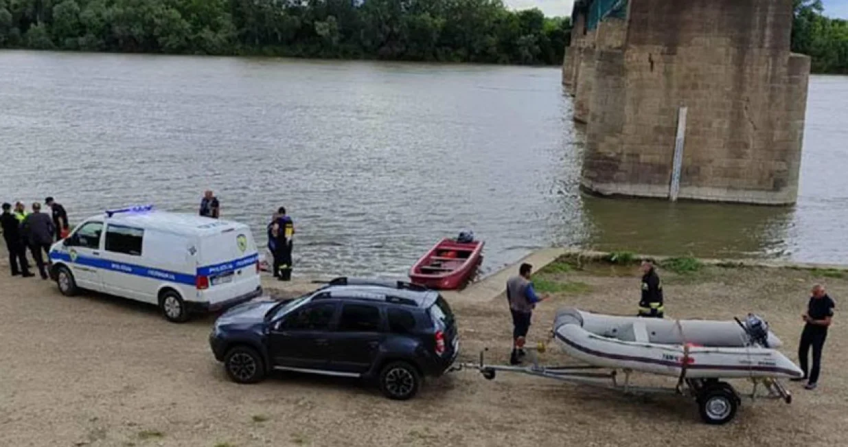 Leš u rijeci savi/Ebrčko.net