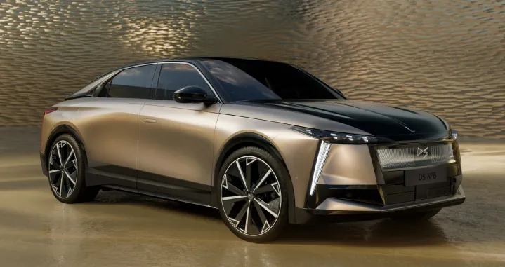 Francuski premijum brend DS Automobiles otvorio je prednarudžbe za DS N°8, potpuno električni fastbek koji kombinuje eleganciju, naprednu tehnologiju i vrhunske performanse./