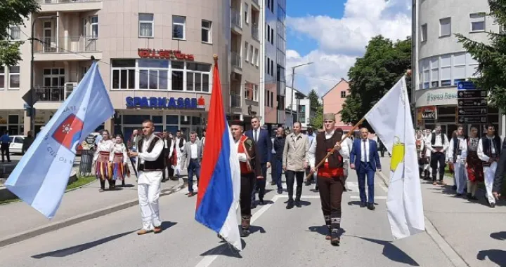 "Dan odbrane" Prijedora, svečani defile, arhivska fotografija/Rtrs