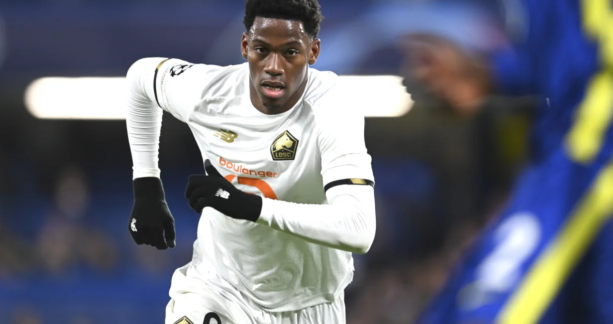 epa09777613 Jonathan David of Lille in action during the UEFA Champions League round of 16, first leg soccer match between Chelsea FC and Lille OSC (LOSC) in London, Britain, 22 February 2022. EPA/Andy Rain