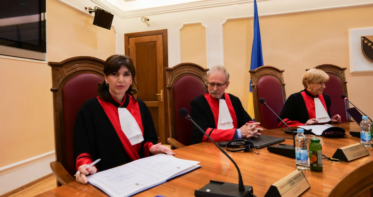 Sutkinja Larisa Velić je potpisala svečanu izjavu/USBiH/