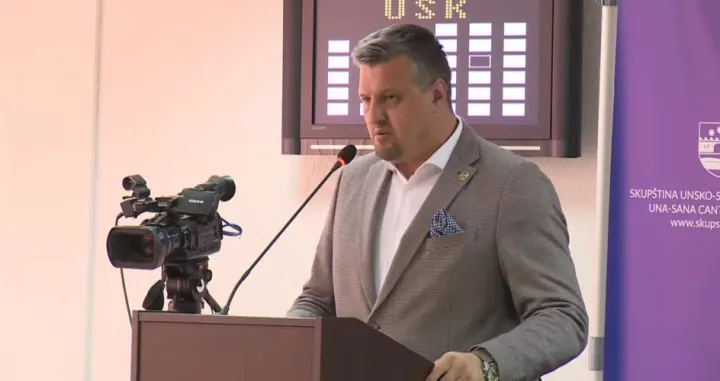 Ministar Habibija neće da "šminka mrtvace"/