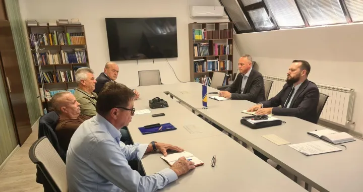 Admir Čavalić, Almedin Aliefendić, penzioneri/