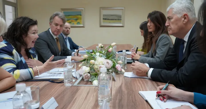 Dragan Čović Karen Pierce i Julian Reilly/X