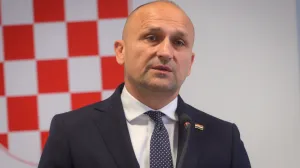 Ivan Anušić/F_klen_