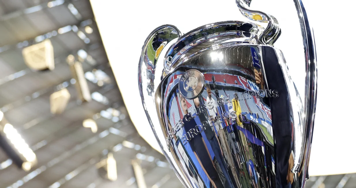 Soccer Football - Champions League - Final - Paris St Germain Training - Allianz Arena, Munich, Germany - May 30, 2025 General view of the Champions League trophy REUTERS/Peter Cziborra