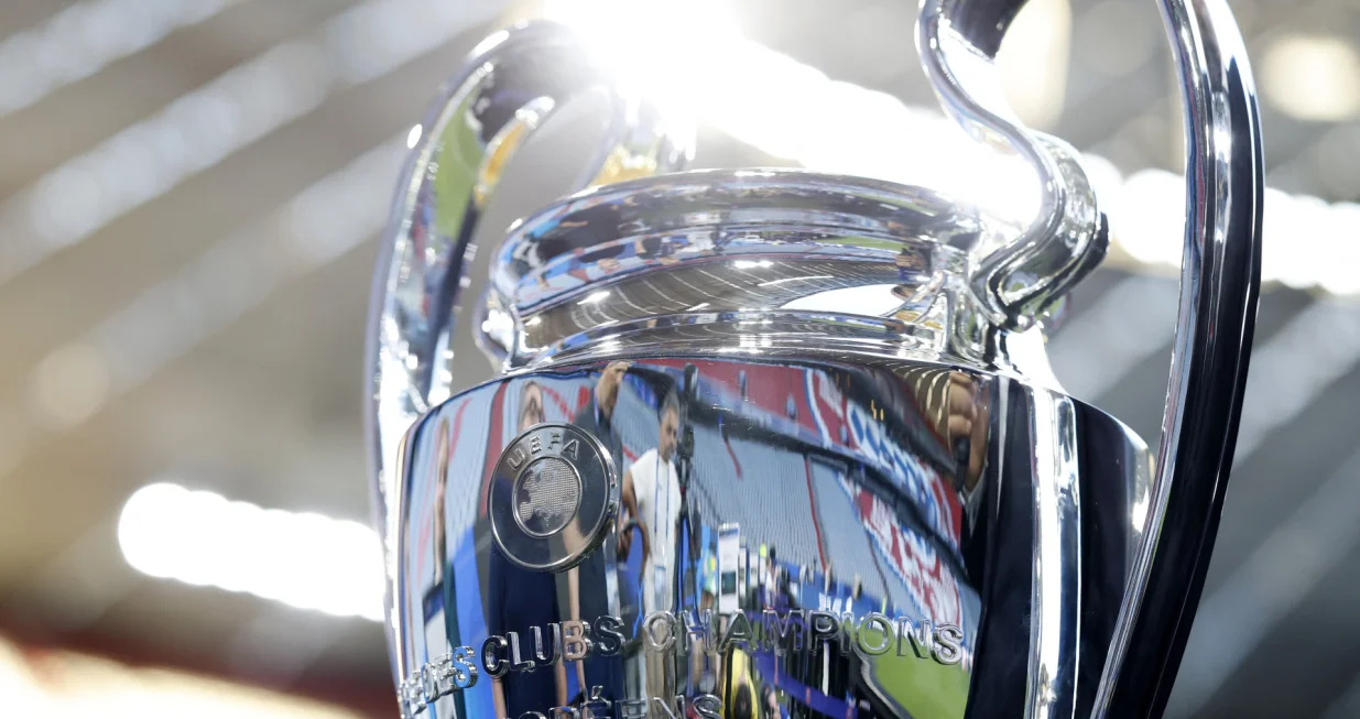 Soccer Football - Champions League - Final - Paris St Germain Training - Allianz Arena, Munich, Germany - May 30, 2025 General view of the Champions League trophy REUTERS/Peter Cziborra