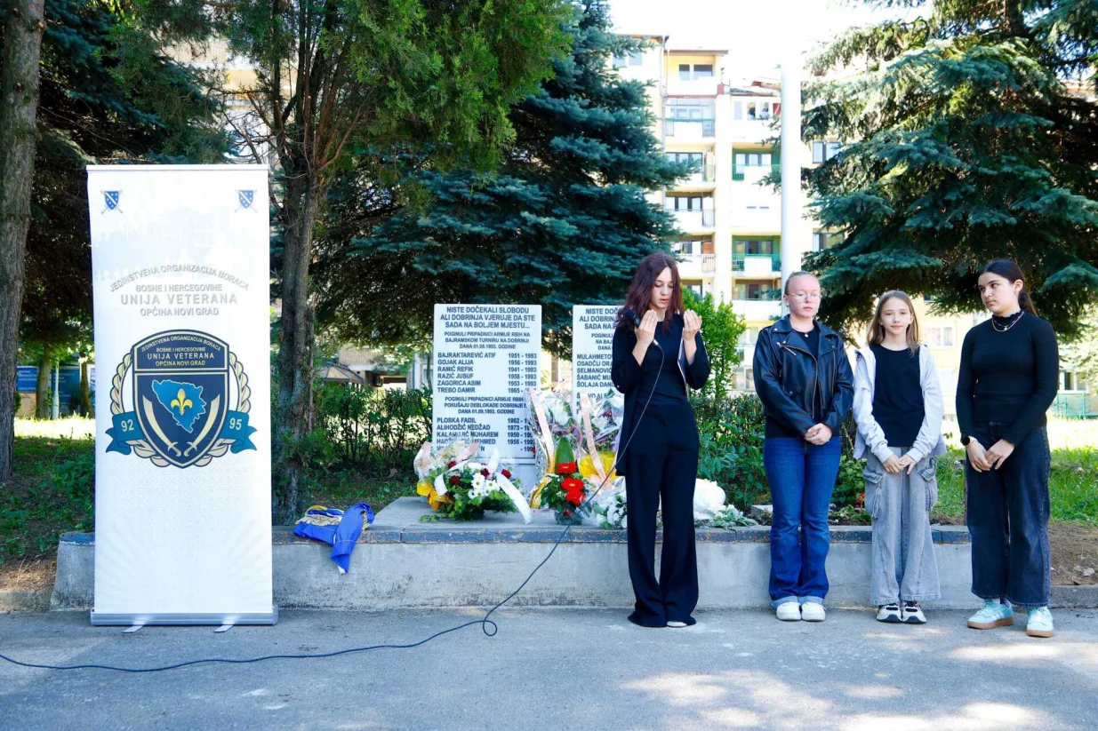 Obilježena 32. godišnjica masakra na Dobrinji, na parkingu tokom bajramskog turnira ubijeno 15 ljudi/Damir Deljo