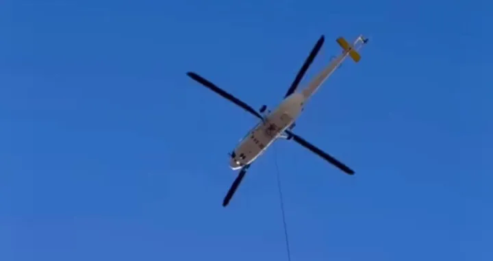 Helikopter dostavlja klima uređaj u Sarajevu/Facebook 
