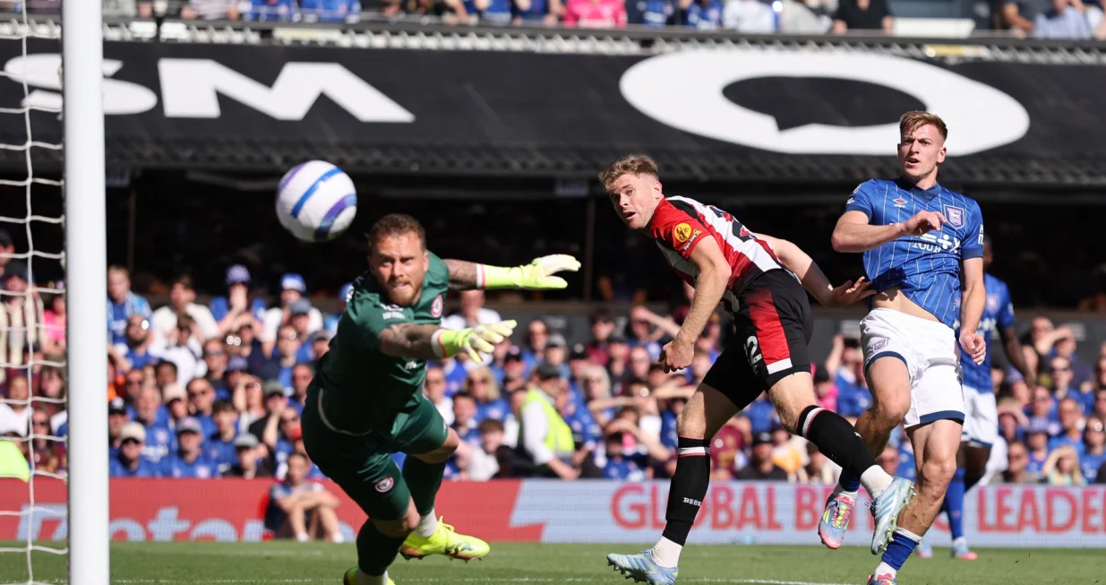 Soccer Football - Premier League - Ipswich Town v Brentford - Portman Road, Ipswich, Britain - May 10, 2025 Ipswich Town's Liam Delap misses a chance to score REUTERS/David Klein EDITORIAL USE ONLY. NO USE WITH UNAUTHORIZED AUDIO, VIDEO, DATA, FIXTURE LISTS, CLUB/LEAGUE LOGOS OR 'LIVE' SERVICES. ONLINE IN-MATCH USE LIMITED TO 120 IMAGES, NO VIDEO EMULATION. NO USE IN BETTING, GAMES OR SINGLE CLUB/LEAGUE/PLAYER PUBLICATIONS. PLEASE CONTACT YOUR ACCOUNT REPRESENTATIVE FOR FURTHER DETAILS..
