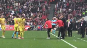 Trenutak kada je sudija isključio Jakirovića (FOTO: Screenshot)