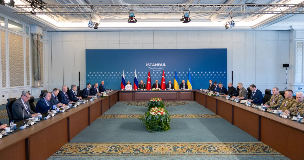 Istanbul, Turska - 2. juni 2025:Trilateralni sastanak delegacija Turske, Rusije i Ukrajine odrЕѕan je u ponedjeljak u Istanbulu u okviru druge runde mirovnih pregovora izmeД'u Moskve i Kijeva uz posredovanje Ankare (Murat GГ¶k - Anadolu Agency)/