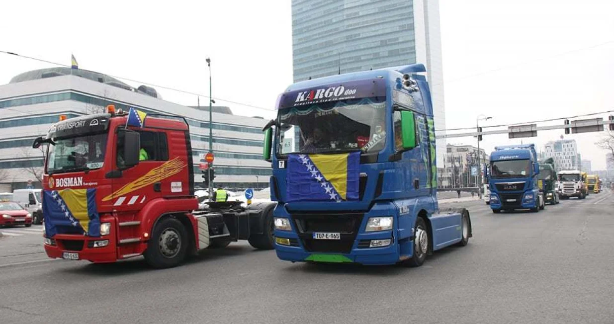 Autoprijevoznici u Sarajevu iskazali protest/Senad Gubelić/