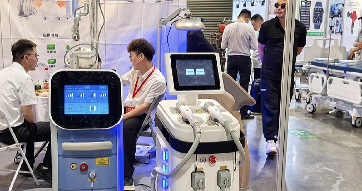 Kinezi, medicina, robotika/