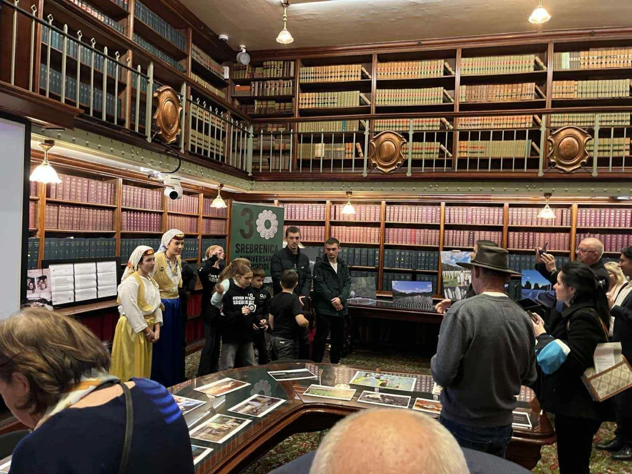 U Parlamentu države New South Wales u Australiji danas je, po prvi put u historiji, održana zvanična komemoracija povodom 30. godišnjice genocida u Srebrenici//