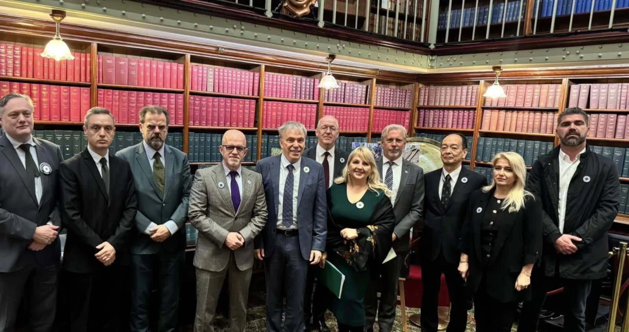 U Parlamentu države New South Wales u Australiji danas je, po prvi put u historiji, održana zvanična komemoracija povodom 30. godišnjice genocida u Srebrenici//