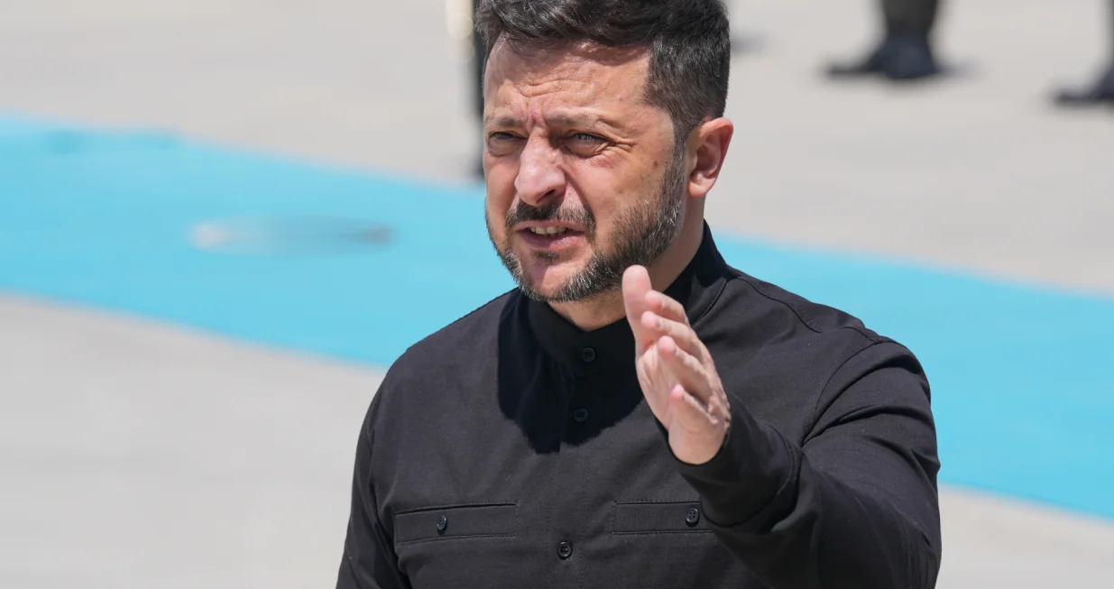 Ankara, Turska - 15. maj 2025:Predsjednik Ukrajine Volodimir Zelenski doputovao je u četvrtak u Ankaru gdje će se sastati s turskim predsjednikom Recepom Tayyipom Erdoganom, a potom i prisustvovati pregovorima s Rusijom u Istanbulu (Muhammed Selim Korkutata - Anadolu Agency)/