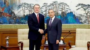 Kineski ministar vanjskih poslova sastao se s američkim ambasadorom u Kini/Cctv