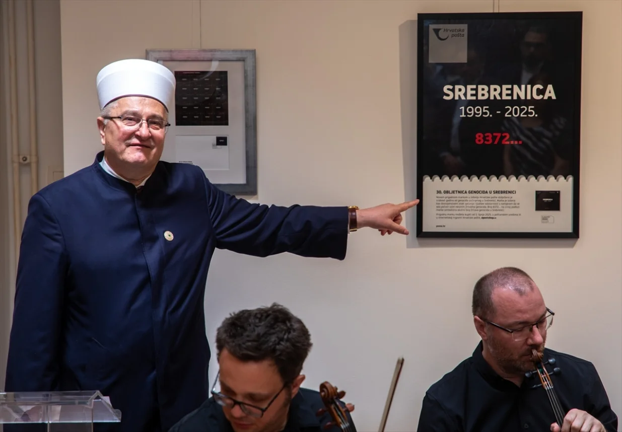 Aziz ef. Hasanović; Izložba "Mrtvare" i predstavljanje prve poštanske marke povodom 30. godišnjice genocida u Srebrenici/Stipe Majić