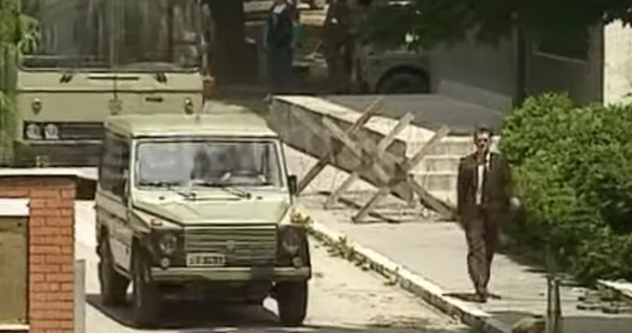 Jedinice JNA napustile kasarnu "Maršal Tito" u Sarajevu/-