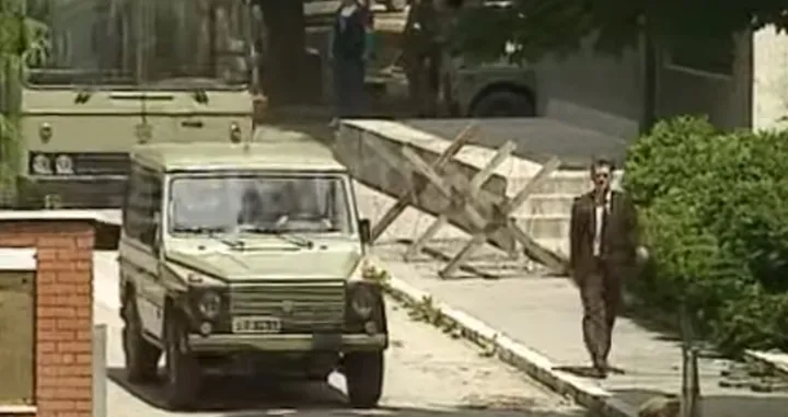 Jedinice JNA napustile kasarnu "Maršal Tito" u Sarajevu/-