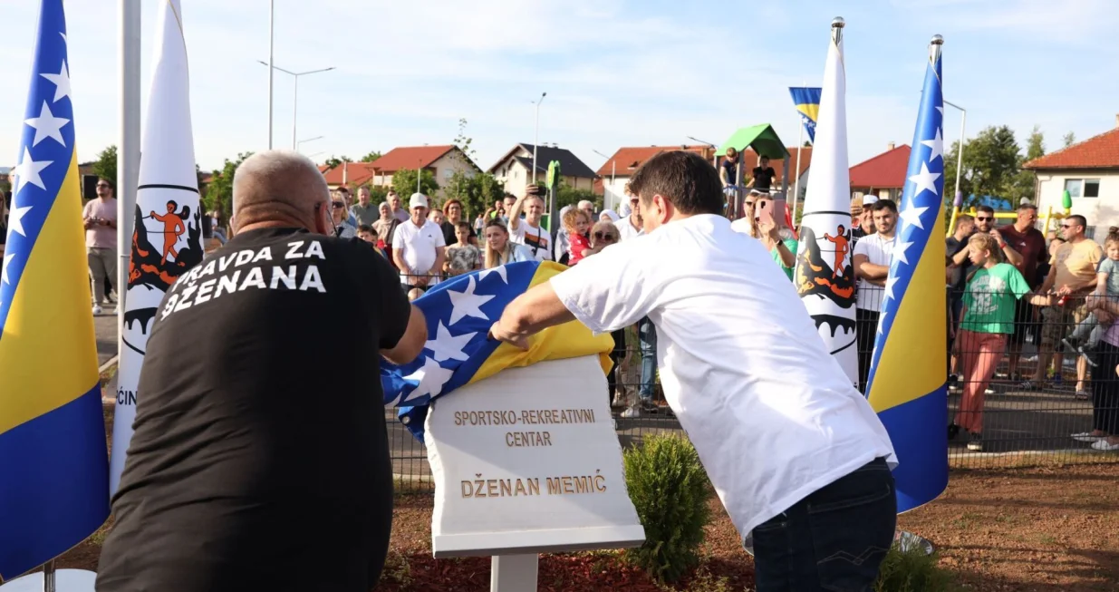 Muriz Memić i Nermin Muzur; Na Ilidži svečano otvoren Sportsko-rekreativni centar "Dženan Memić"//