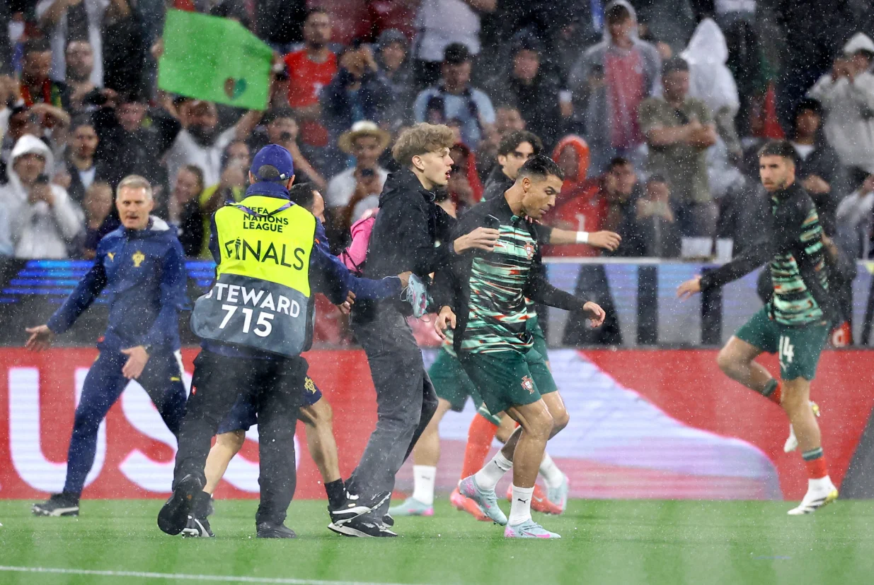 FOTO: REUTERS/Kai Pfaffenbach