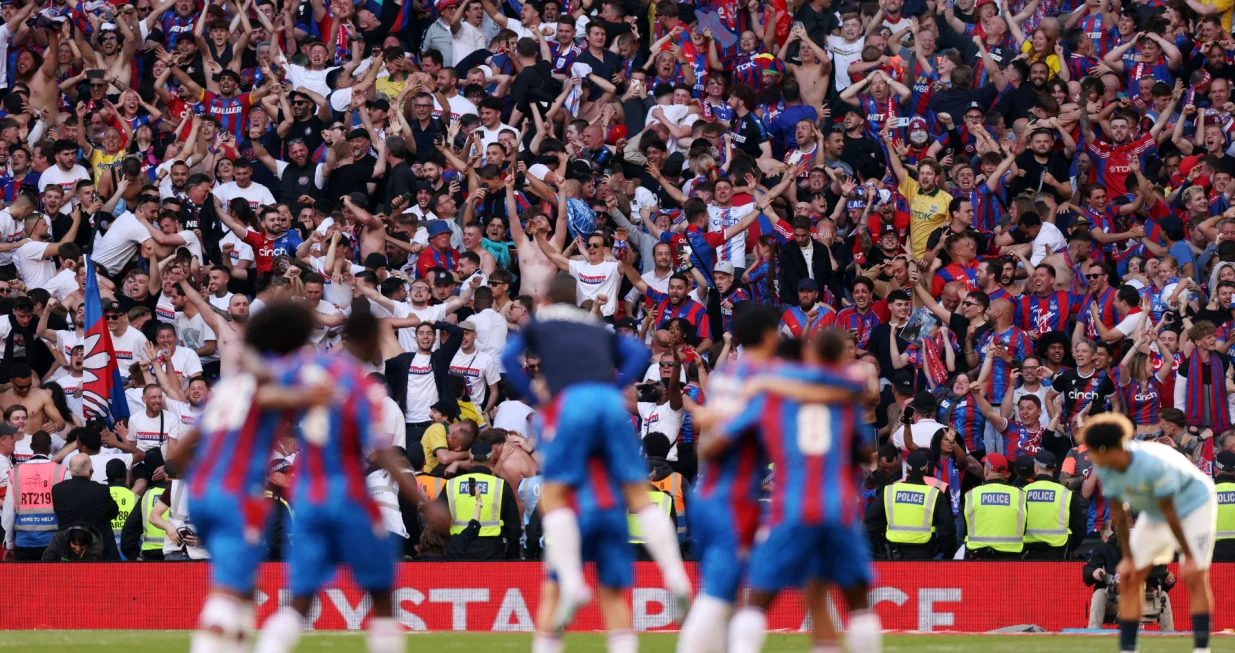 Soccer Football - FA Cup - Final - Crystal Palace v Manchester City - Wembley Stadium, London, Britain - May 17, 2025 Crystal Palace fans celebrate winning the FA Cup REUTERS/David Klein  TPX IMAGES OF THE DAY
